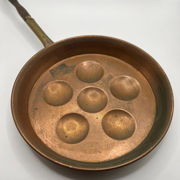 Vintage copper with brass egg pan 6” - Picture 2 of 8